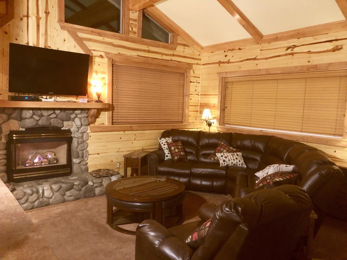 Giant Oaks Lodge Running Springs 외부 사진