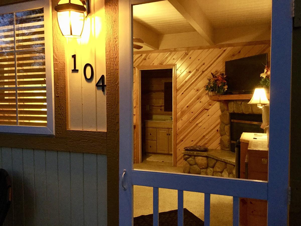 Giant Oaks Lodge Running Springs 외부 사진