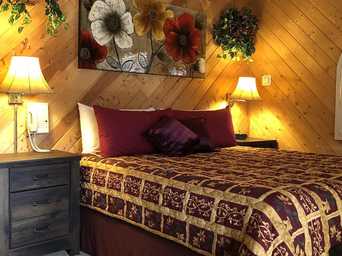 Giant Oaks Lodge Running Springs 외부 사진