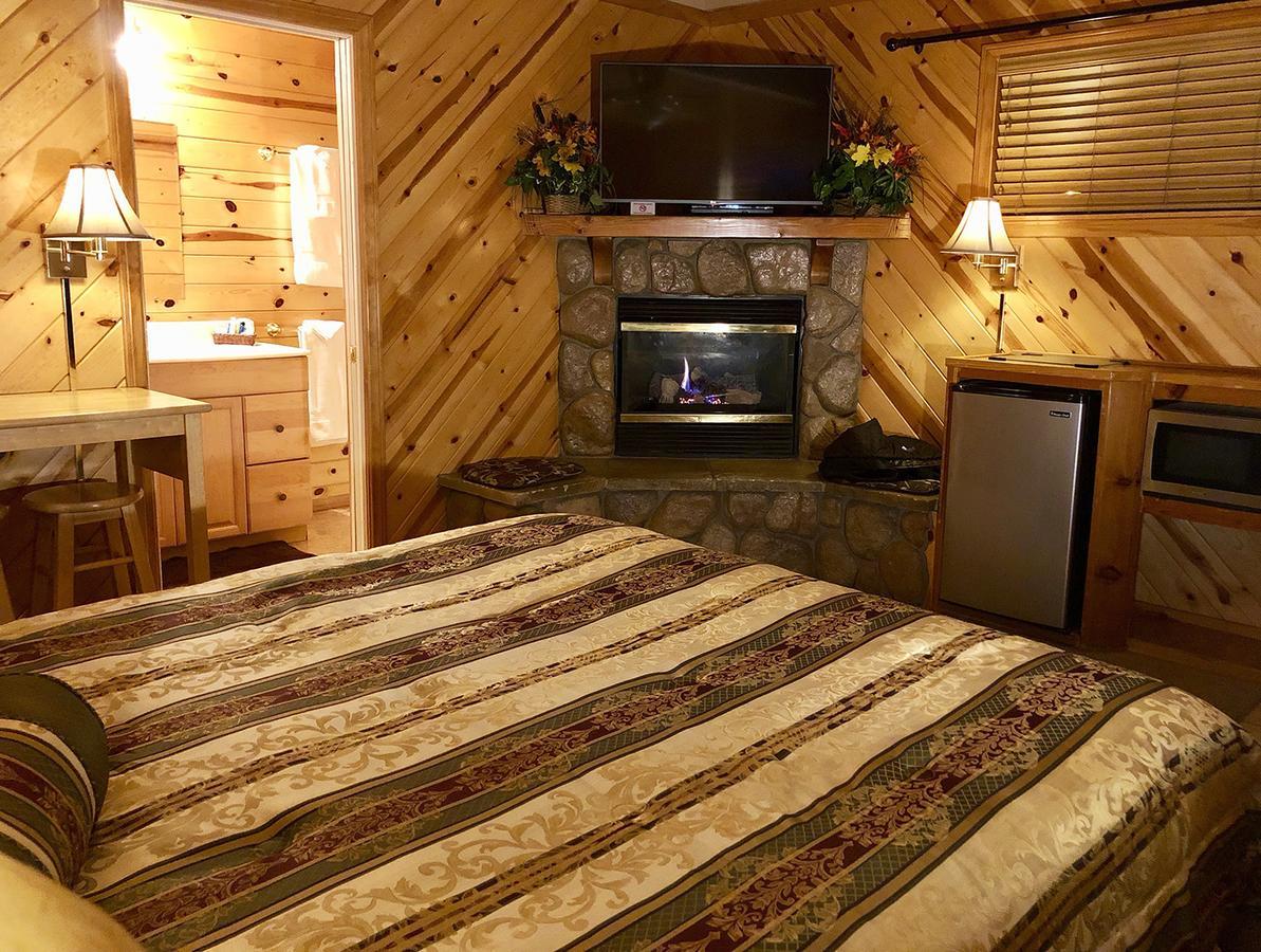 Giant Oaks Lodge Running Springs 외부 사진