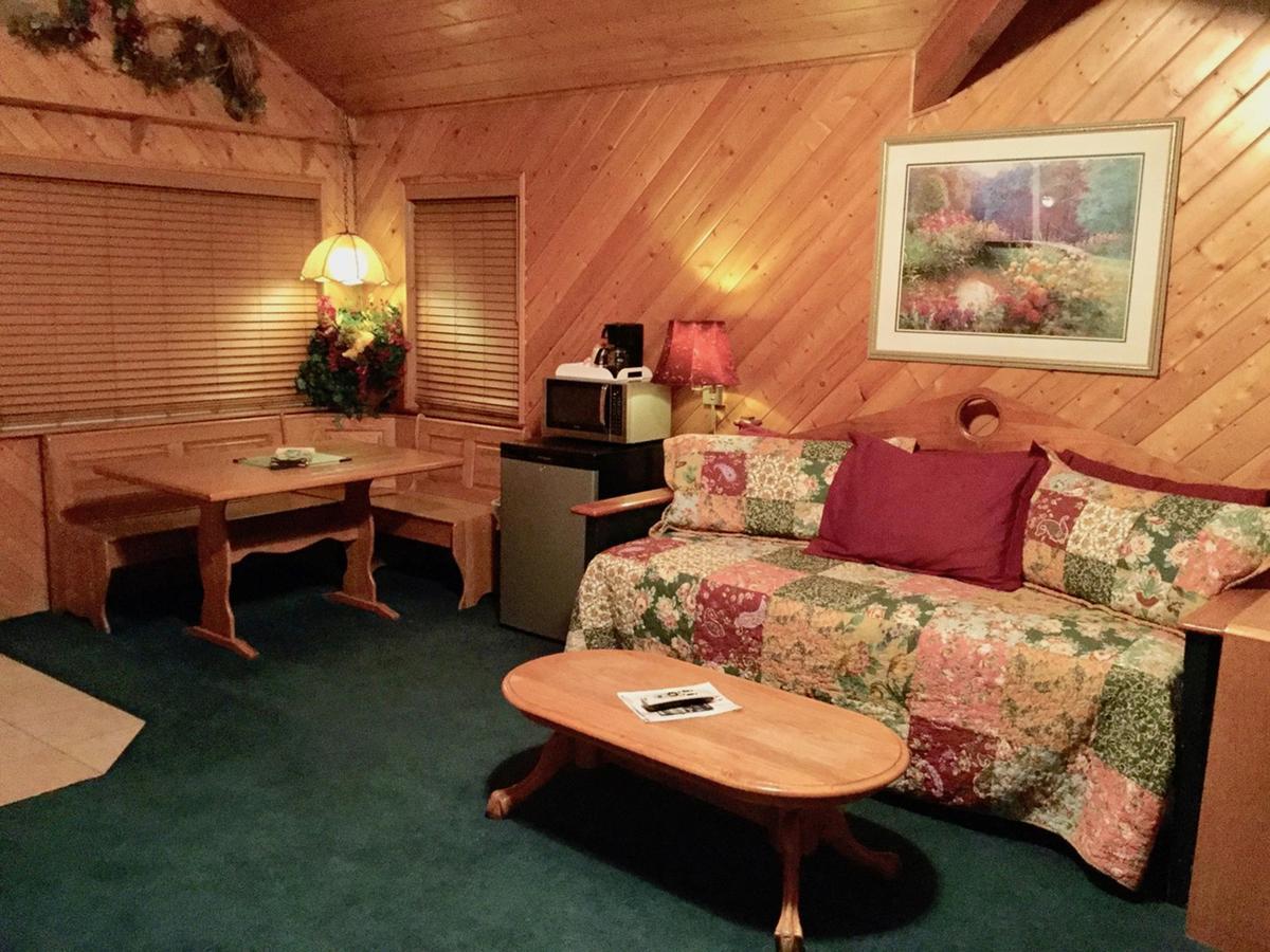 Giant Oaks Lodge Running Springs 외부 사진