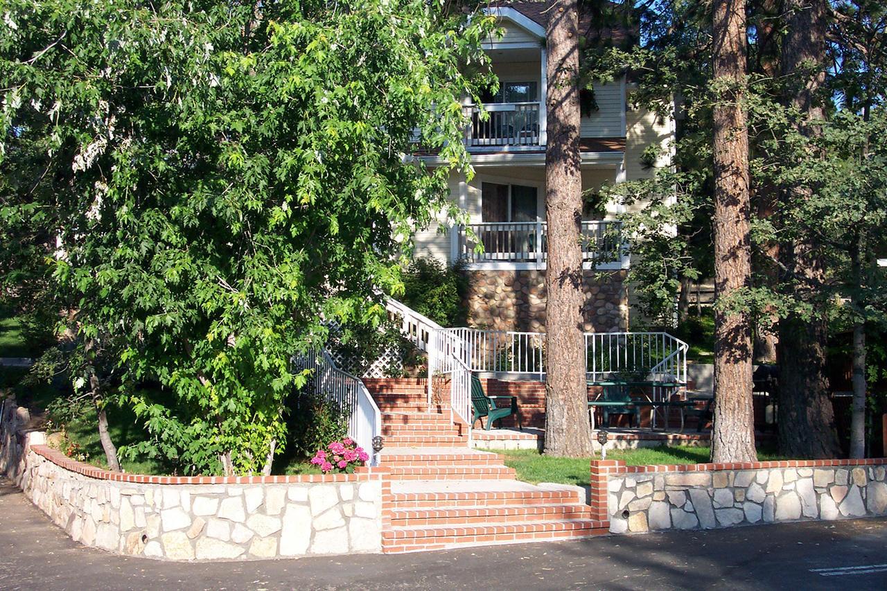 Giant Oaks Lodge Running Springs 외부 사진