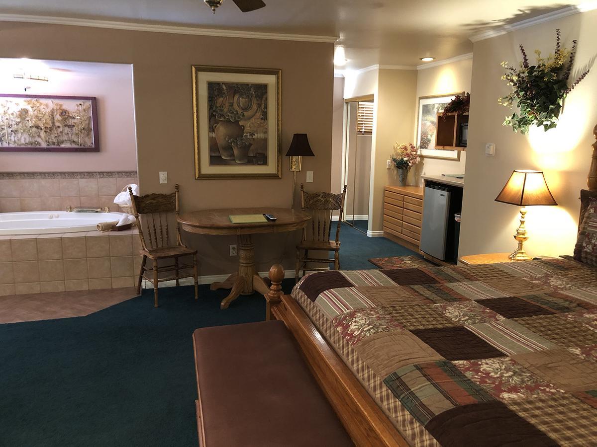 Giant Oaks Lodge Running Springs 외부 사진